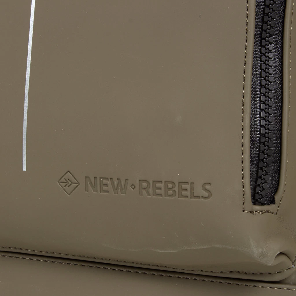 New Rebels ® Mart - PU - Laptop - Rugtas - Rugzak - Waterafstotend - Olijf - Afbeelding 4