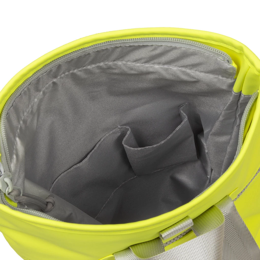 New Rebels Mart - Rolltop - Rugtas - Waterafstotend - GeelNeon- Small - Rugzak - Afbeelding 9