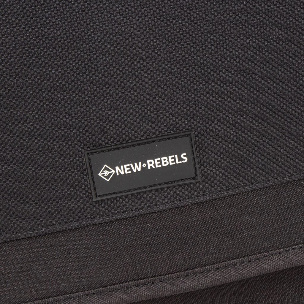 New Rebels ® Solar 25 - Medium SchoudertasA5 - Crossbodytas Met Flap - Zwart - Afbeelding 4